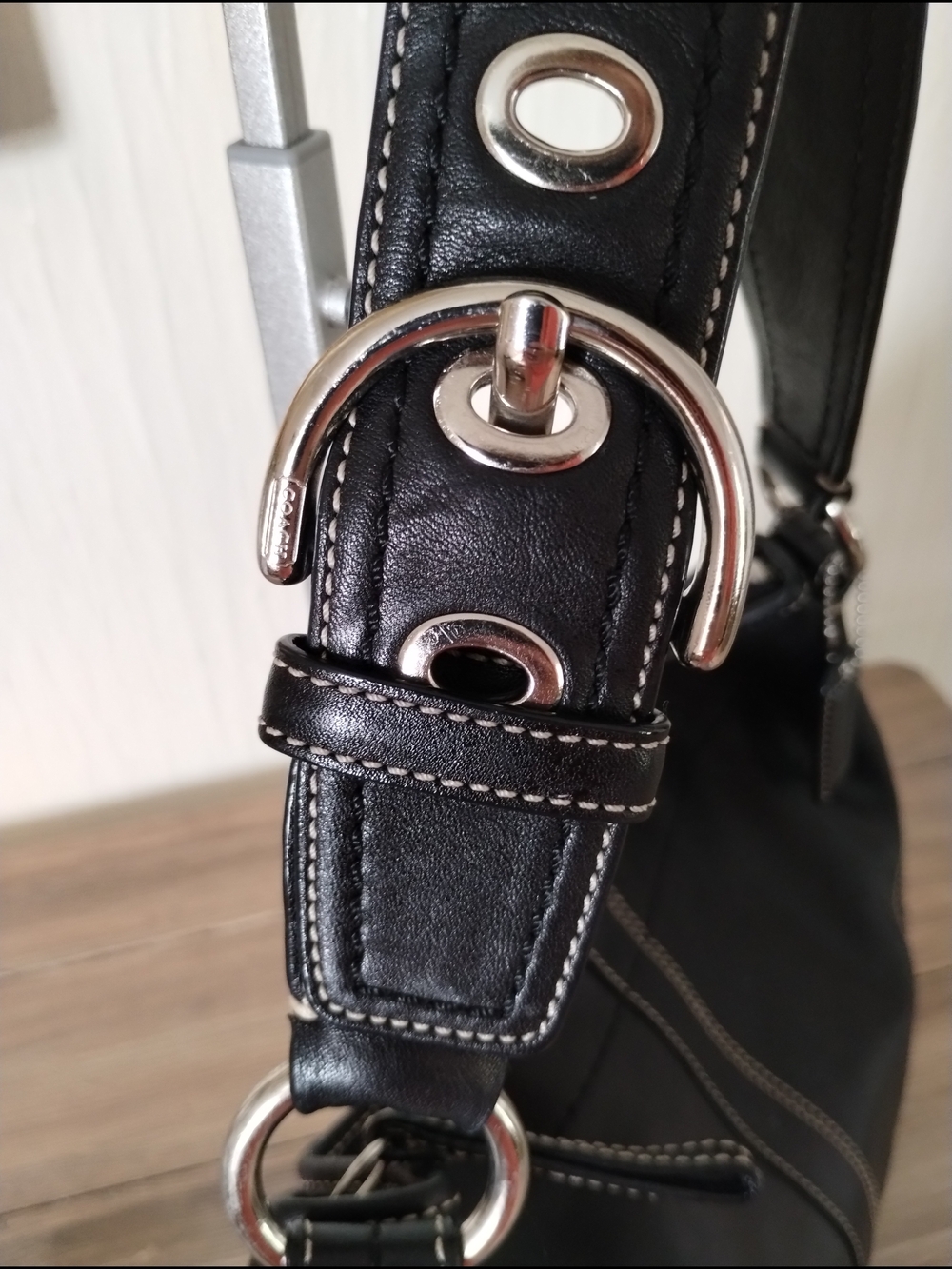 Vintage Coach Soho Hobo Shoulder Bag - Picture 6 of 16